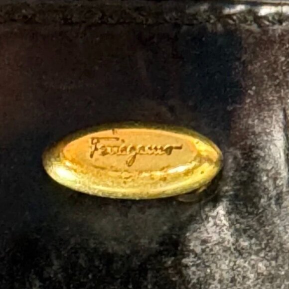 Salvatore Ferragamo Vintage Wicker Lock Patent Leather Shoulder bag with COA - Picture 8 of 14